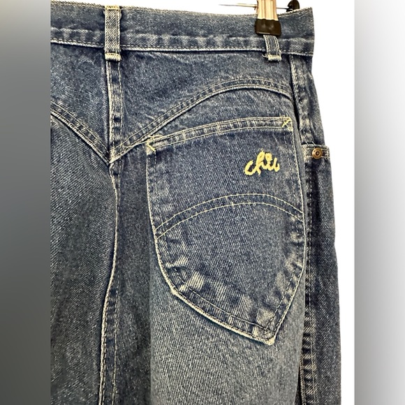 Vintage Chic Jeans - Picture 4 of 5